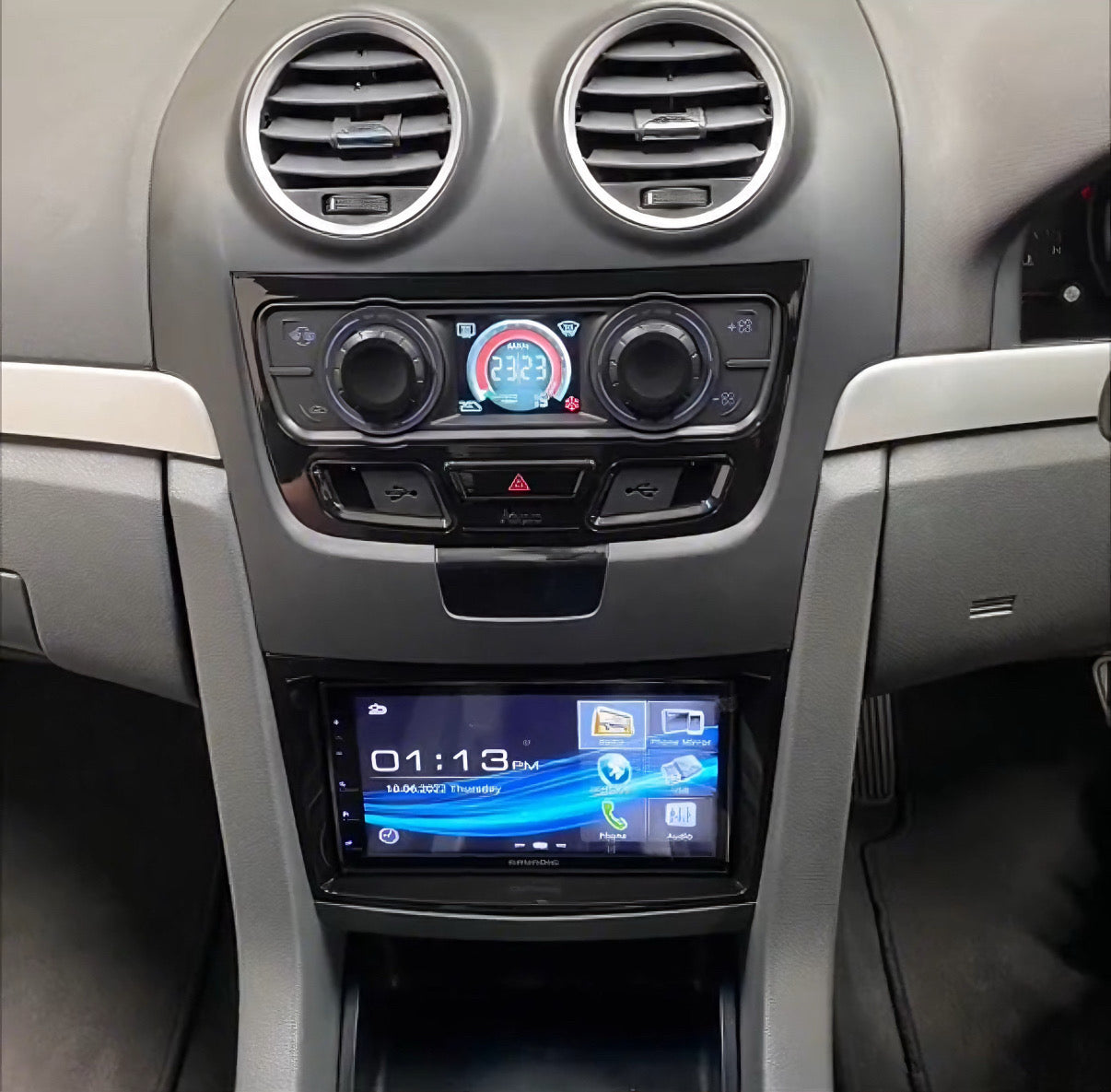 Holden Commodore 2011-2012 VE Series II Wireless CarPlay Headunit Kit